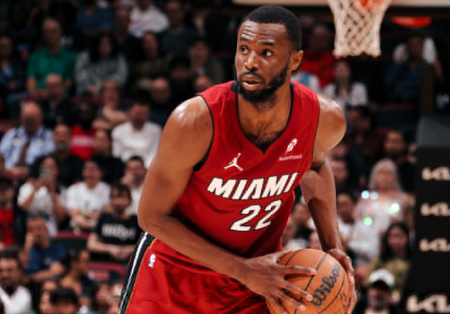 Miami Heat vuelve a perder en el último cuarto.