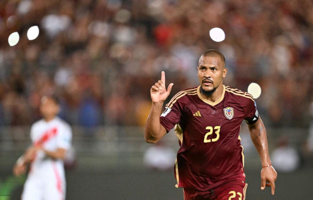 Salomón Rondón anotó el gol de la victoria de Venezuela sobre Perú por Eliminatorias.