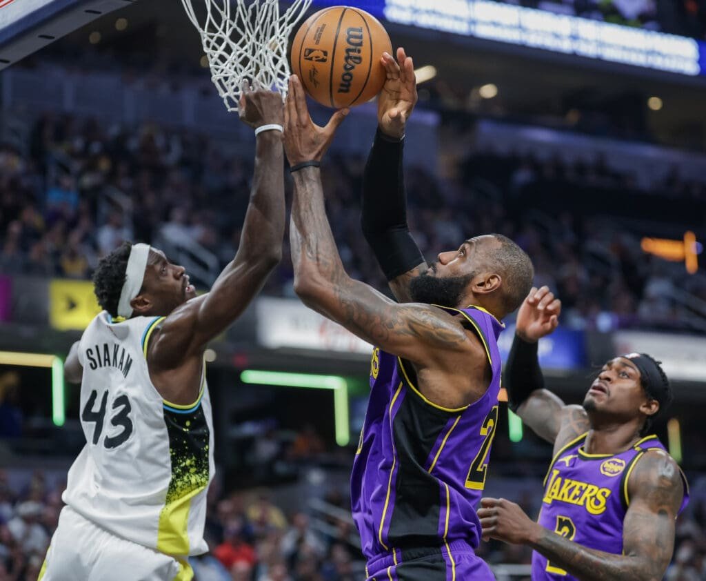 Game-Winner de LeBron y explosión de puntos de Doncic le dan a Lakers una nueva victoria 1 LeBron