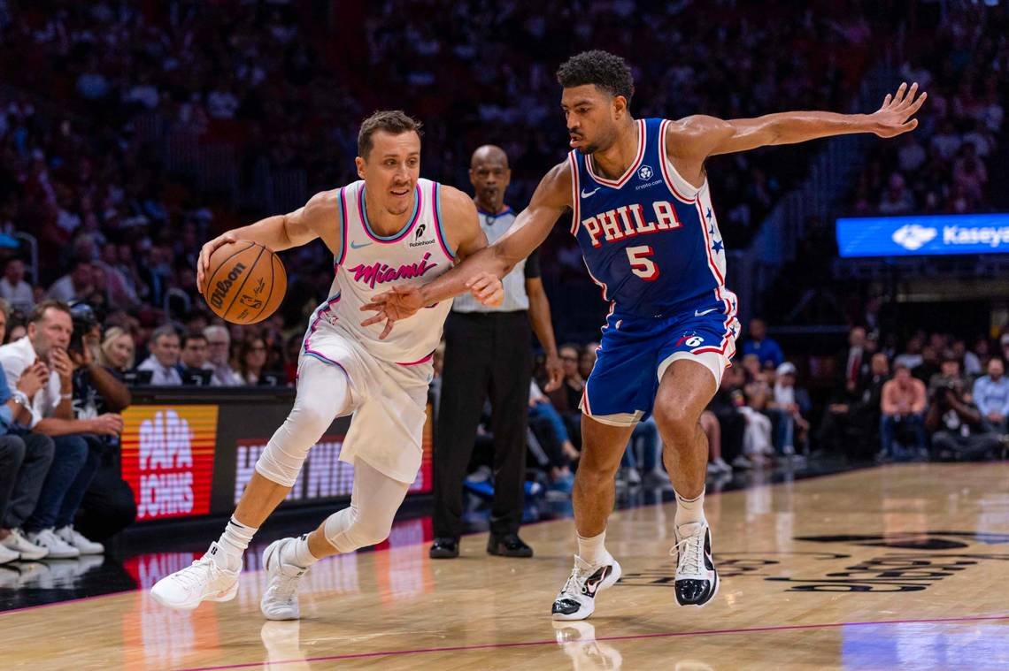 Miami Heat vence nuevamente a los Philadelphia 76rs con Robinson, Herro y Ware 1 Miami Heat vence a los Philadelphia 76rs con los 21 puntos de Robinson.