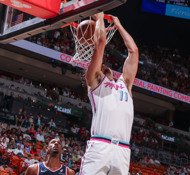 Jaime Jaquez Jr acumula 41 puntos con el Miami Heat ante los Wizards.