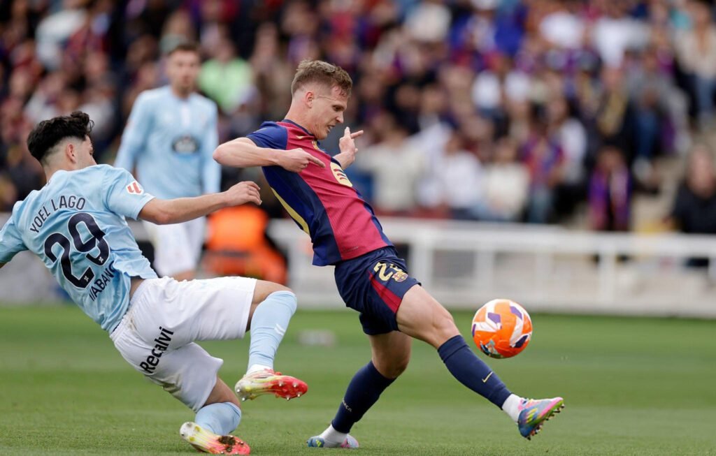 Dani Olmo, efectivo en su entrada en el partido.