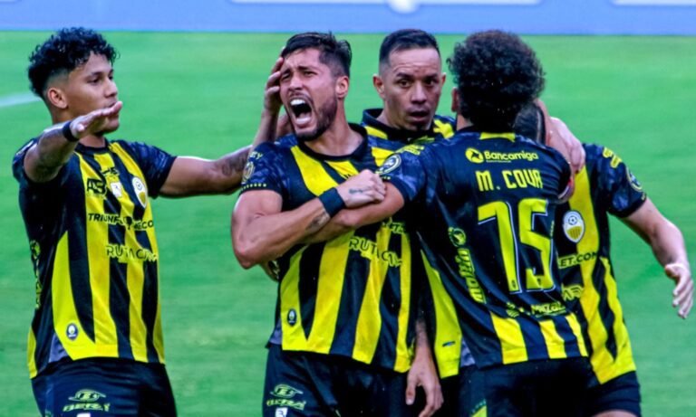 Deportivo Táchira busca su primera victoria en la Libertadores 2025.