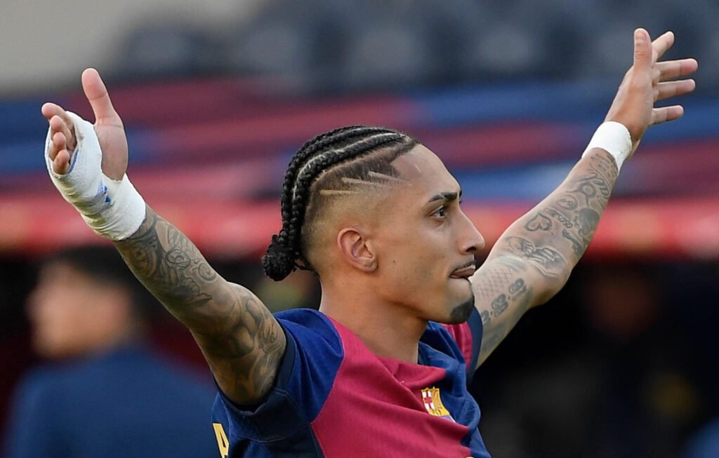Raphinha anotó doblete en la victoria de Barcelona 4-3 sobre Celta.