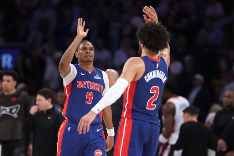 Pistons sorprendieron a Knicks en el Juego 5