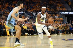 Los Warriors de la mano de Steph Curry y Jimmy Butler vencen 121-116 a Memphis Grizzlies y consigue su entrada a los playoffs.