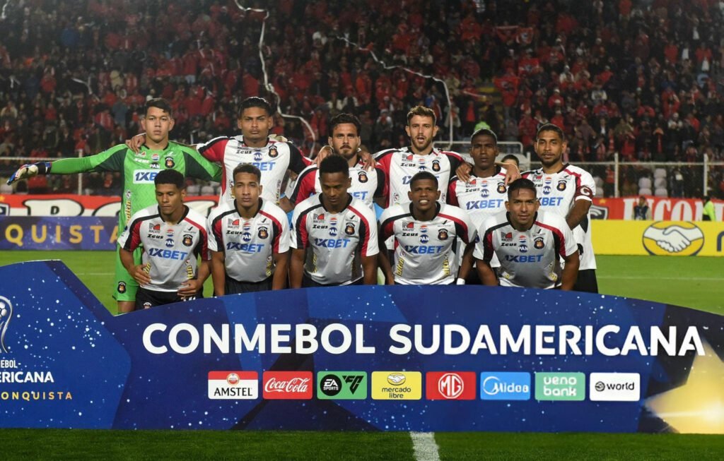 El Caracas de Fernando Aristeguieta, una grata sorpresa entre los equipos venezolanos.