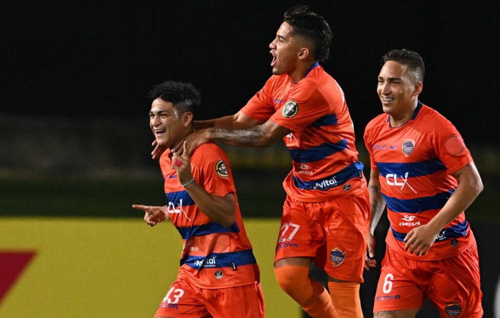 Academia Puerto Cabello goleó 4-1 a Vasco Da Gama en la Sudamericana.