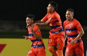 Academia Puerto Cabello goleó 4-1 a Vasco Da Gama en la Sudamericana.