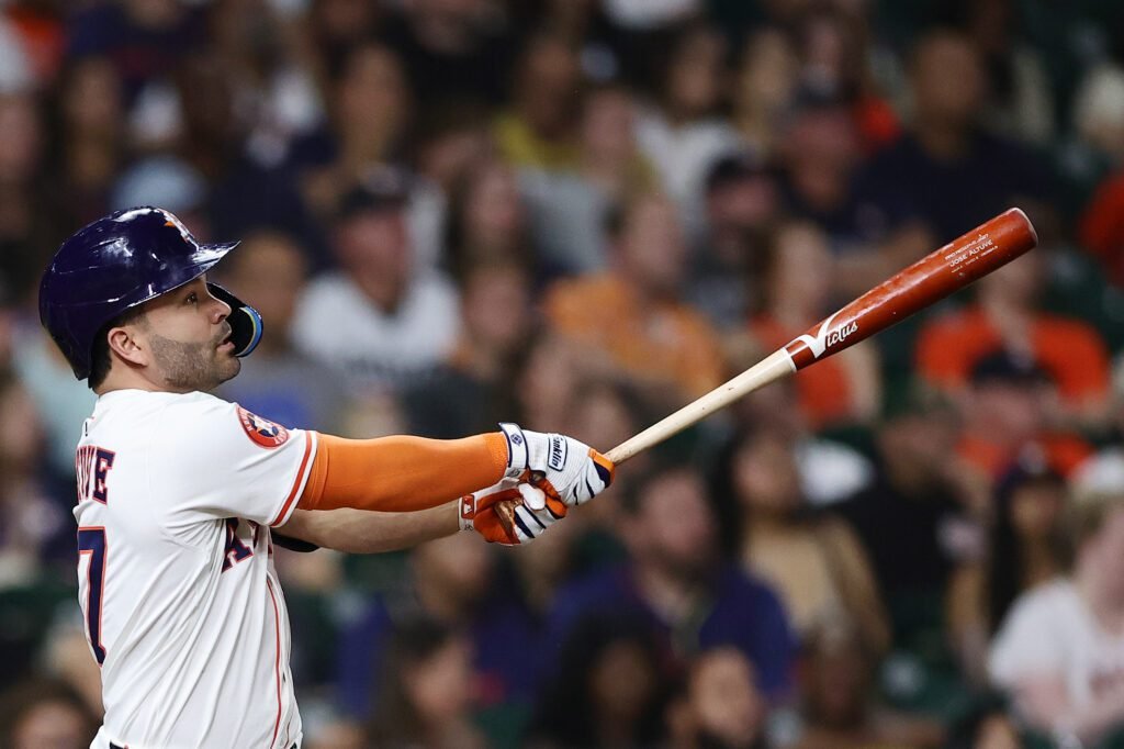 José Altuve rompe nuevas marcas con su jornada de dos jonrones ante los Atléticos 1 José Altuve