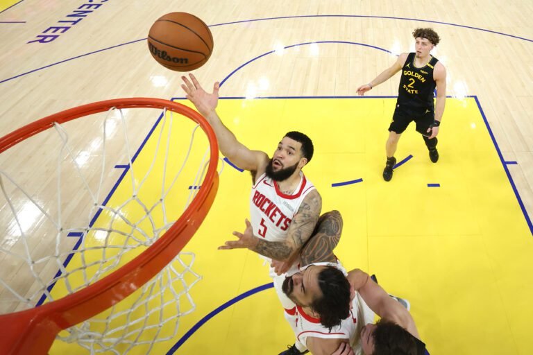 Los Warriors pierden en casa 107-115 ante los Houston Rockets y obligan el séptimo juego, luego de liderar la serie 3-1.