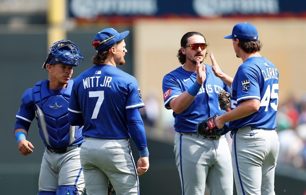 Maikel García y Freddy Fermín impulsan con sus bates a Reales de Kansas City 3 Maikel García