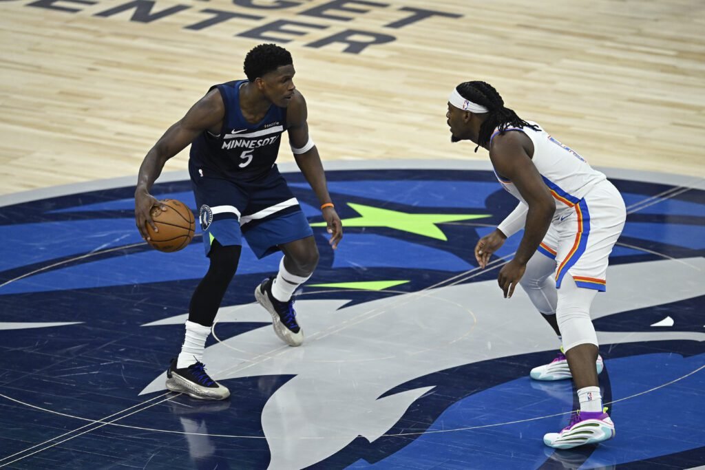 Un trueno cayó en Minnesota: Con doble-doble de Shai, OKC se pone 3-1 en la serie 2 Shai