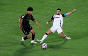 David Martínez fue titular y jugó hasta el minuto 70 el duelo entre LAFC y Flamengo.