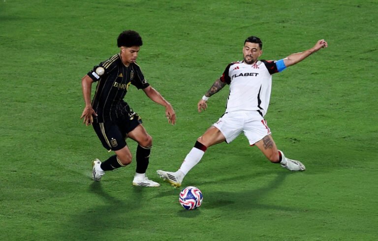 David Martínez fue titular y jugó hasta el minuto 70 el duelo entre LAFC y Flamengo.