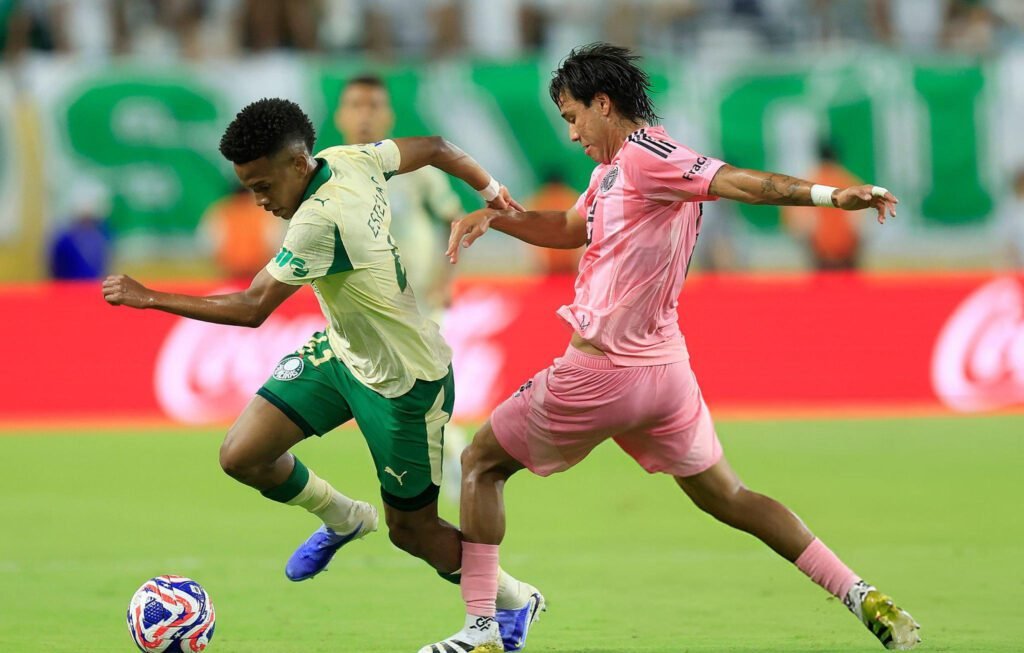 Estevao y Telasco Segovia en el 2-2 entre Palmeiras e Inter Miami por el Mundial de Clubes.