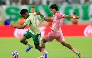 Estevao y Telasco Segovia en el 2-2 entre Palmeiras e Inter Miami por el Mundial de Clubes.