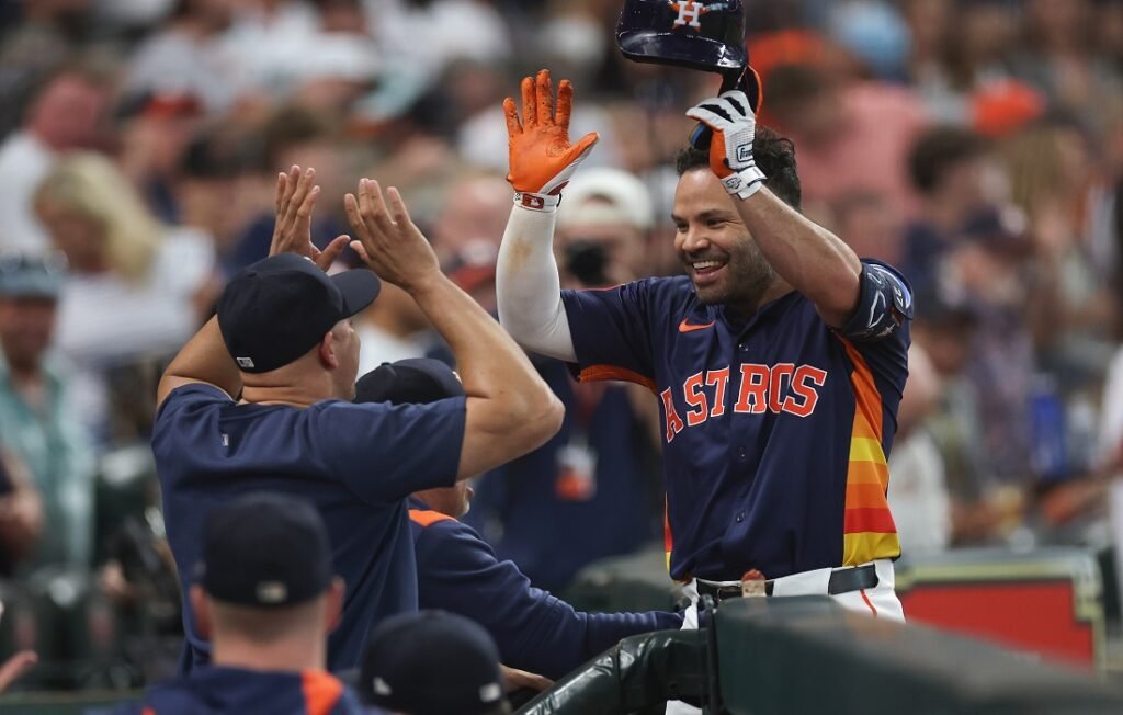 José Altuve comandó triunfo de Astros de Houston con su 13° cuadrangular 1 José Altuve