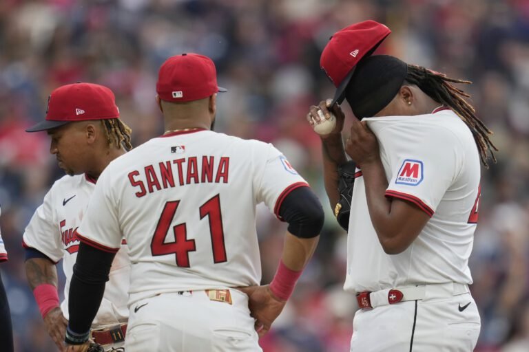 Luis Ortiz de los Guardianes de Cleveland suspendido