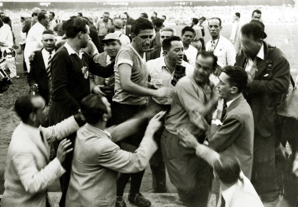 Alcides Ghiggia, héroe del Maracanazo: “Ese gol es imborrable” 2 Alcides Ghiggia en el partido contra Brasil.
