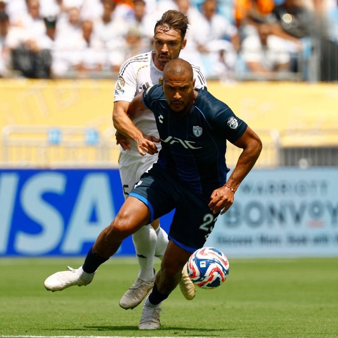 Salomón Rondón deja Pachuca y llega como cedido al Oviedo 1 GuEk363XoAA 3Bm