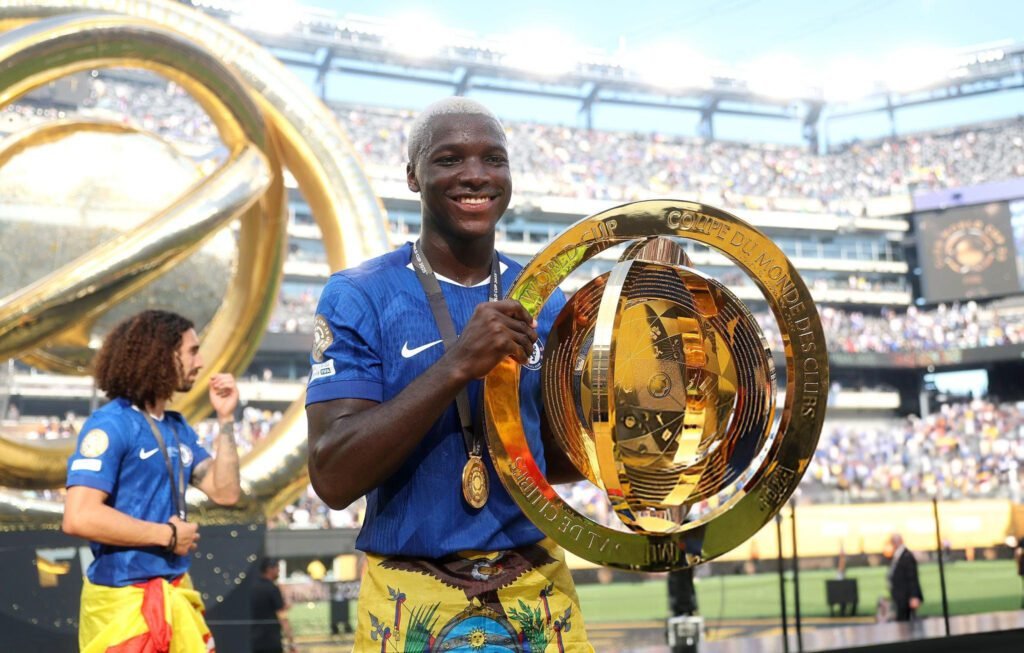 Moisés Caicedo demuestra su poder desde Ecuador a Inglaterra 2 Moisés Caicedo.