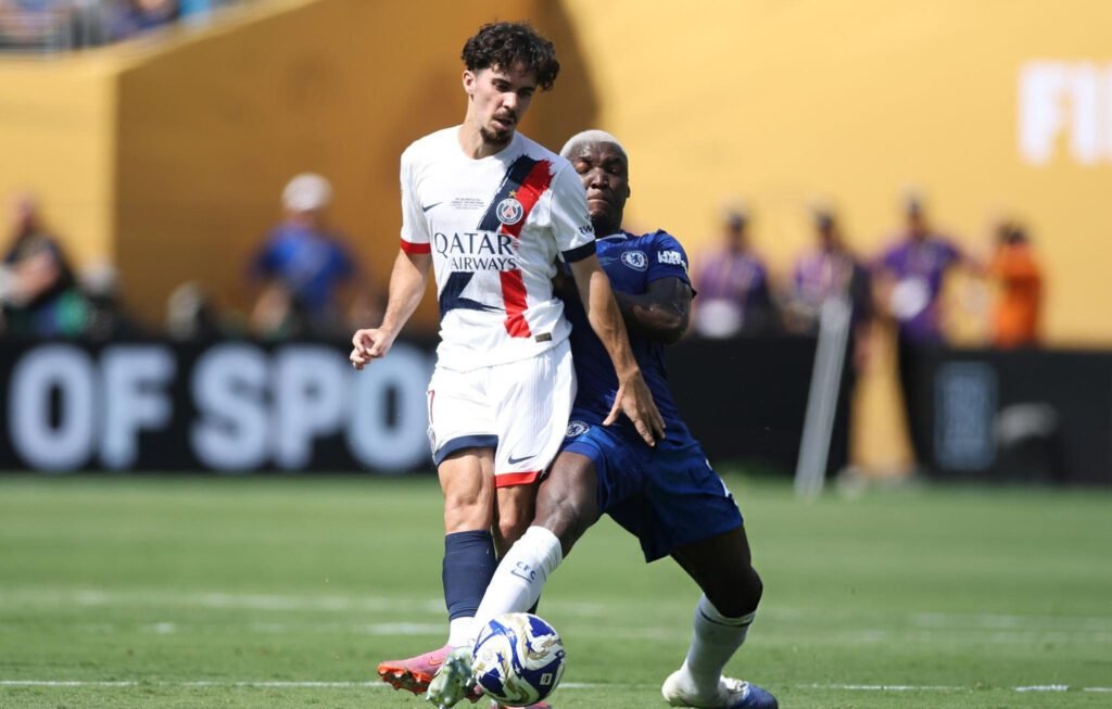 Moisés Caicedo demuestra su poder desde Ecuador a Inglaterra 1 Moisés Caicedo anuló a Vitinha en la final del Mundial de Clubes.