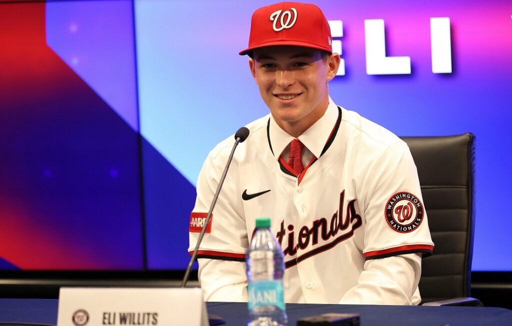 Eli Willits firmó su primer contrato como profesional con Nacionales de Washington 1 Eli Willits