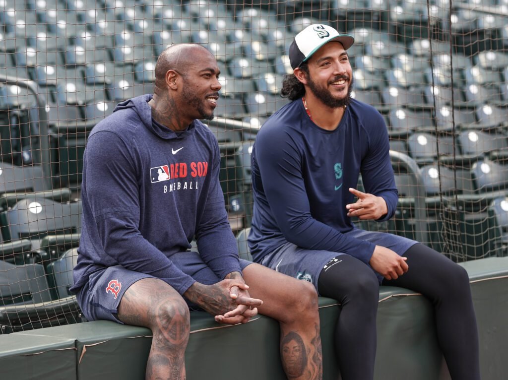 Aroldis Chapman llega a 350 salvados y busca colarse en el top 10 histórico 1 Aroldis Chapman con Andrés Muñoz