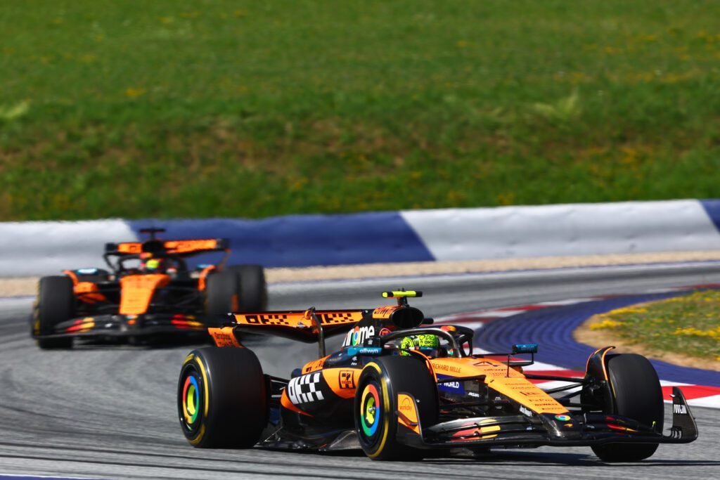 Triunfos, dominación y tensión: Una primera mitad de temporada casi perfecta para McLaren 3 McLaren