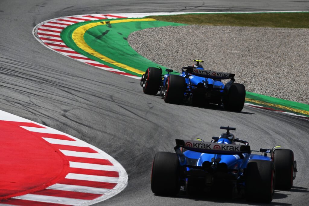 Dos grandes pilotos con un auto decepcionante: Una primera mitad de temporada agridulce para Williams 3 Williams