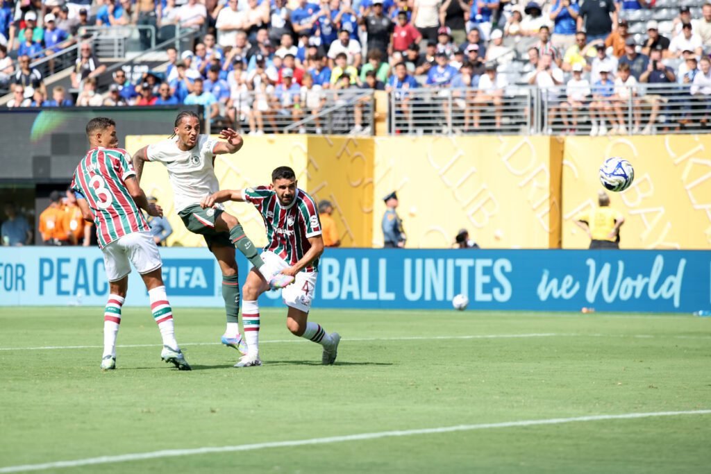 Chelsea bajó de la nube al PSG y ganó el Mundial de Clubes 1 Joao Pedro, letal ante su ex equipo, Fluminense. Chelsea ganó la semifinal 2-0 con doblete suyo.