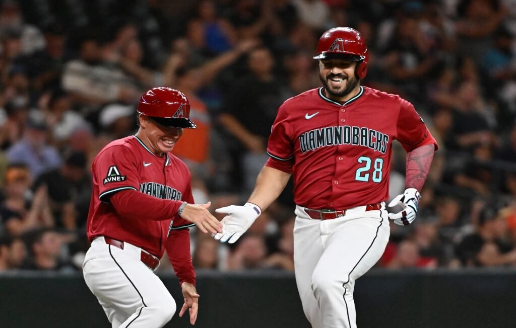 Eugenio Suárez recibe alentadoras noticias sobre el pelotazo que recibió ante Tigres de Detroit 3 Eugenio Suárez