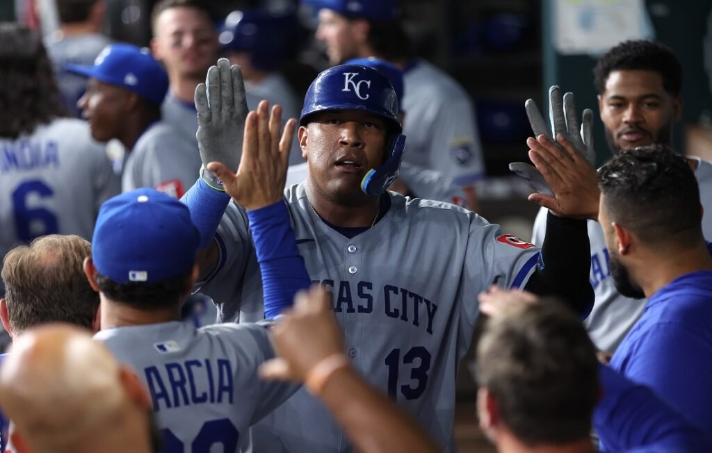 Salvador Pérez supera a histórico jugador de Reales de Kansas City con partido de tres imparables 3 Salvador Pérez