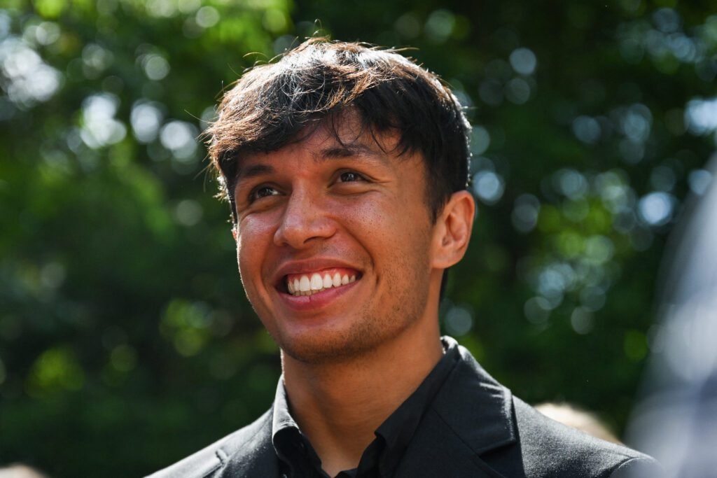 Dos grandes pilotos con un auto decepcionante: Una primera mitad de temporada agridulce para Williams 1 keir starmer hosts f1 vips at downing street ahead of the british grand prix 1