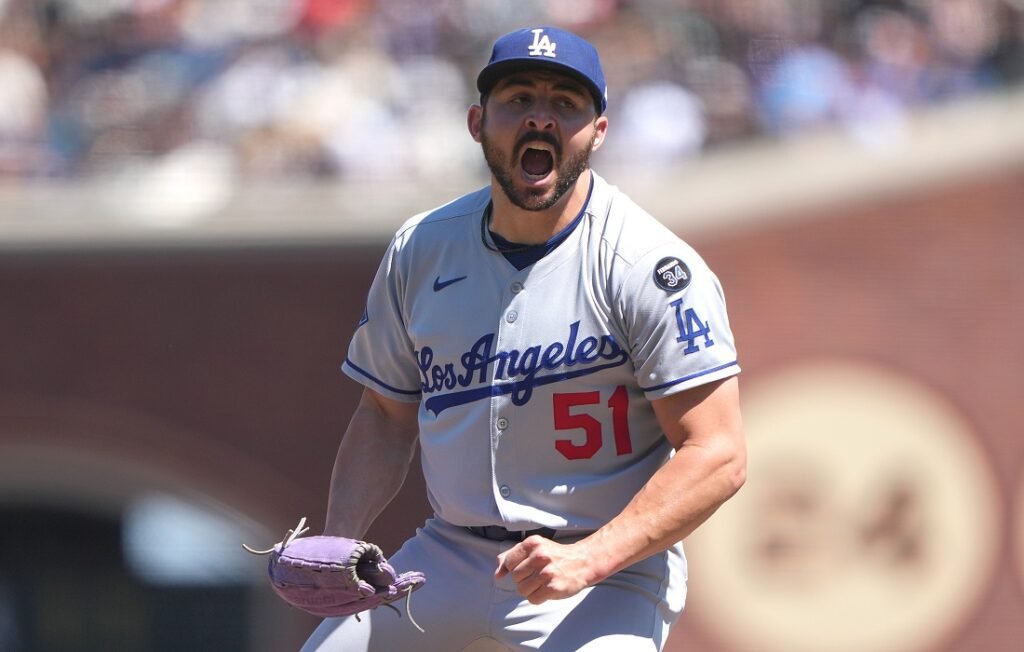 Dodgers de los Ángeles suma su segundo triunfo seguido para cerrar la primera mitad de temporada 3 Dodgers de los Ángeles