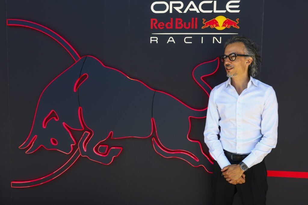 Previa: GP de Bélgica 2025 ¿Ganará McLaren por primera vez en más de una década? 4 oracle red bull racing filming day