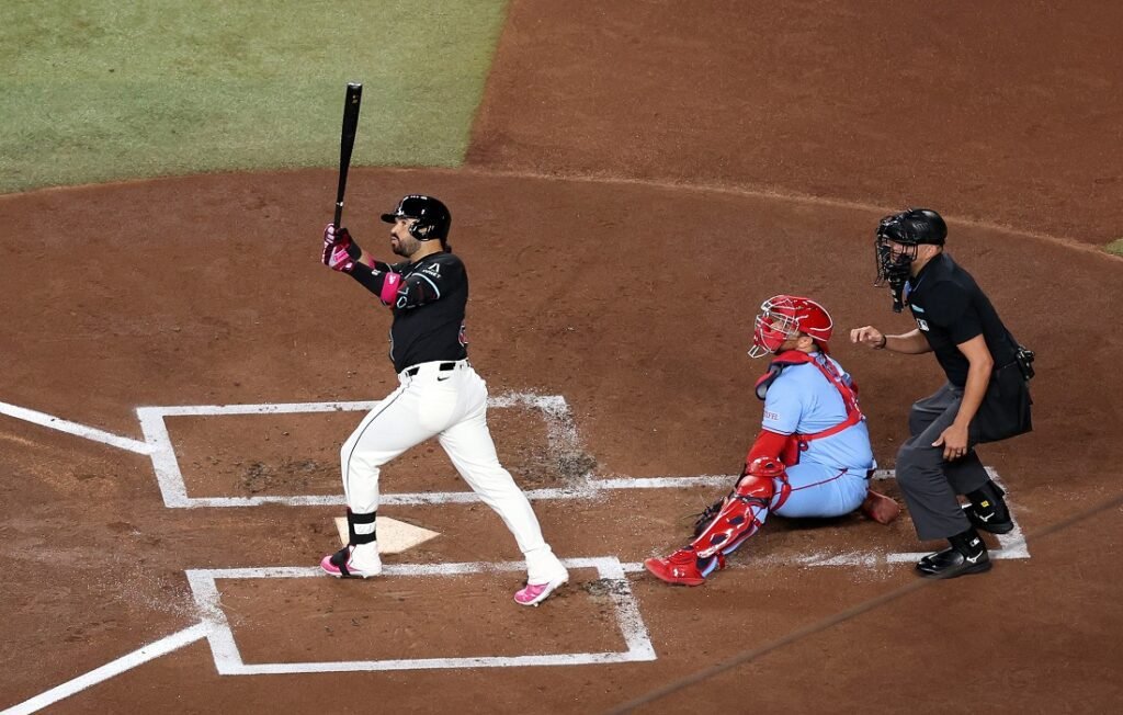 Pese a rumores de cambios, Eugenio Suárez se enfoca en castigar a los lanzadores rivales 1 Eugenio Suarez