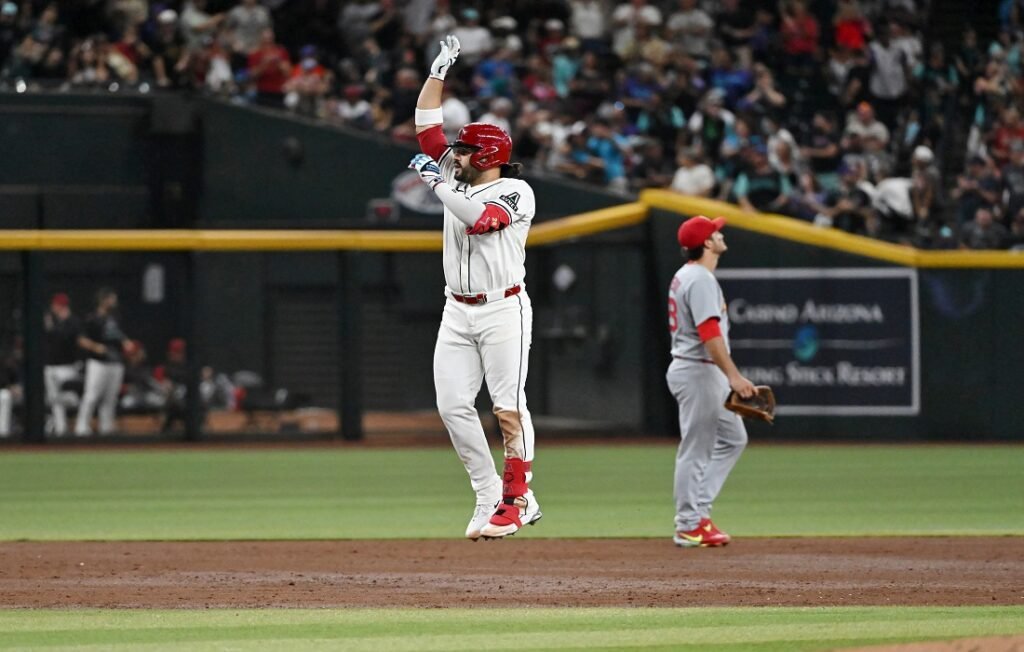 Eugenio Suárez recibe alentadoras noticias sobre el pelotazo que recibió ante Tigres de Detroit 2 Eugenio Suárez