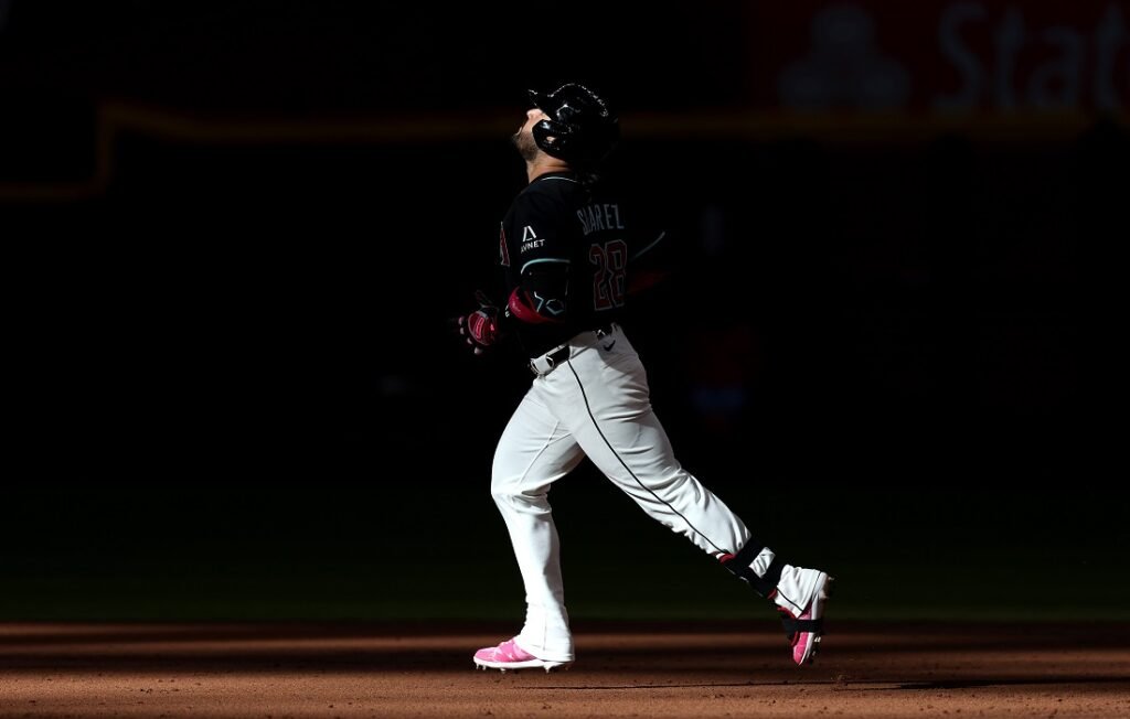 Pese a rumores de cambios, Eugenio Suárez se enfoca en castigar a los lanzadores rivales 1 Eugenio Suarez