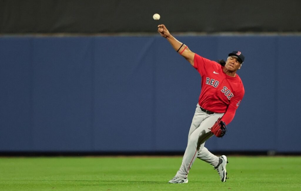 ¡Llegó el momento de 'The Password'! Medias Rojas de Boston ascendió al prospecto venezolano Jhostynxon García 3 Jhostynxon García