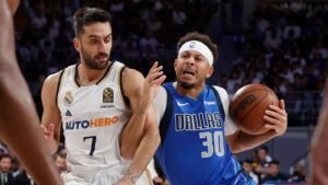 Facundo Campazzo & Seth Curry en partido de la NBA en Europa