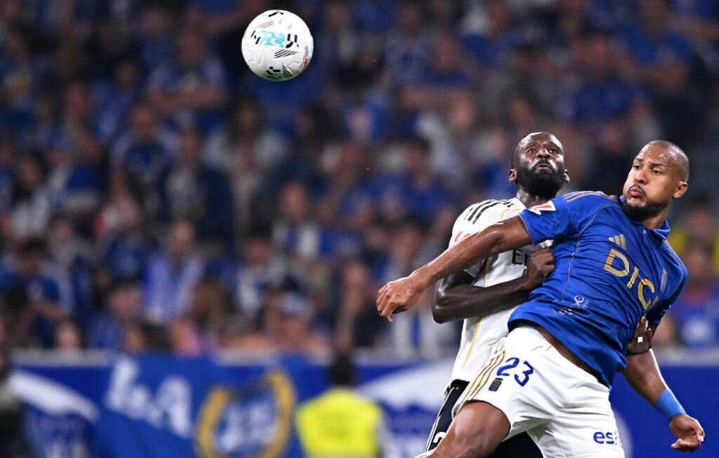 La Liga: Yangel sale con dolencias, alarma en la Vinotinto 2 Salomón Rondón contra Antonio Rüdiger.