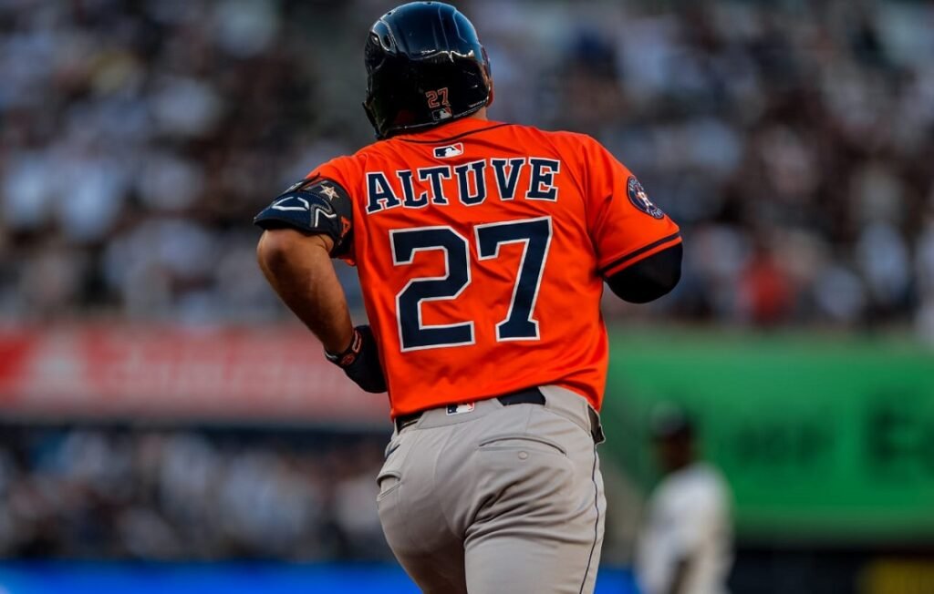 Siete venezolanos dentro del Top 100 de mejores peloteros de MLB para el 2026 5 Ronald Acuña Jr