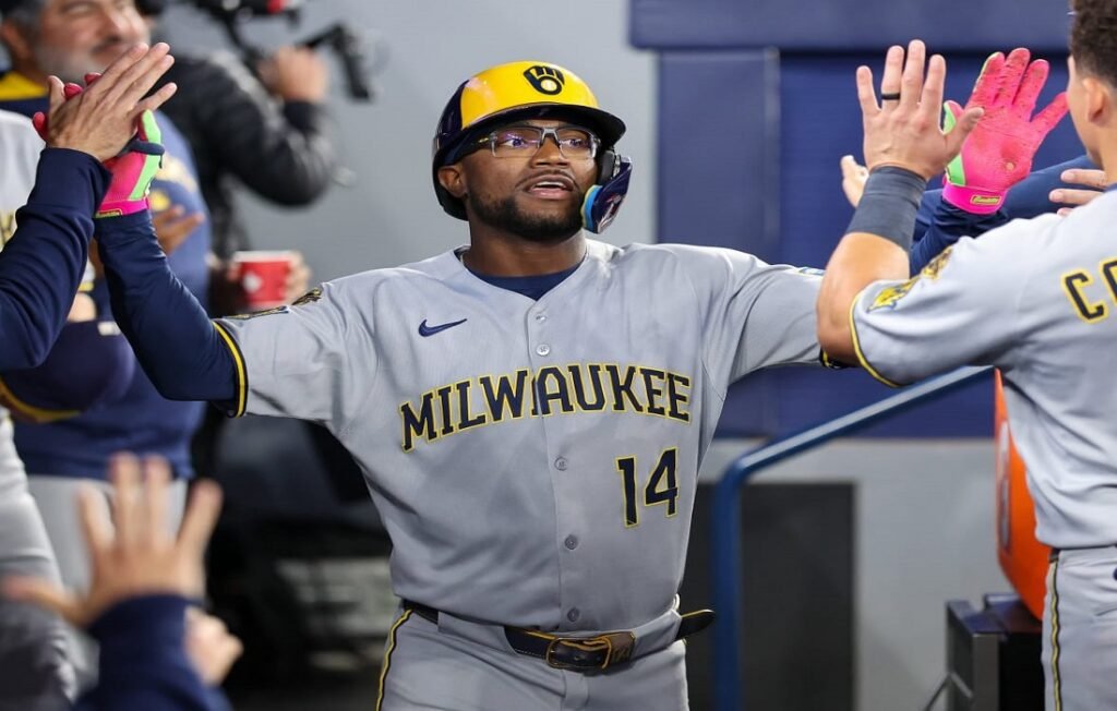 Andrew Monasterio guió con con jonrón contra Shane Bieber triunfo de Cerveceros 9 Andrew Monasterio