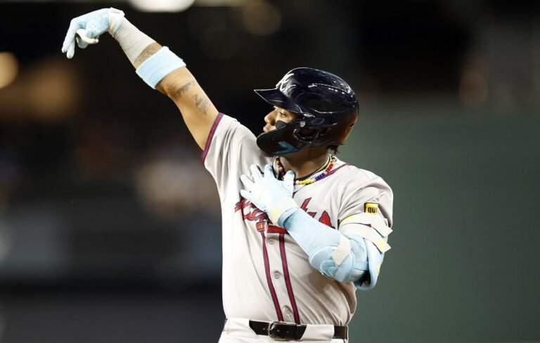 Home 30 Ronald Acuña Jr