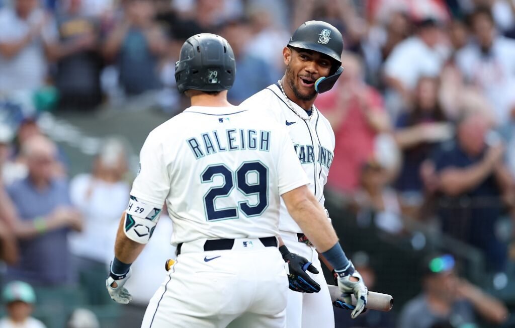 Cal Raleigh sigue indetenible al conectar su 50° cuadrangular de la temporada 3 Cal Raleigh