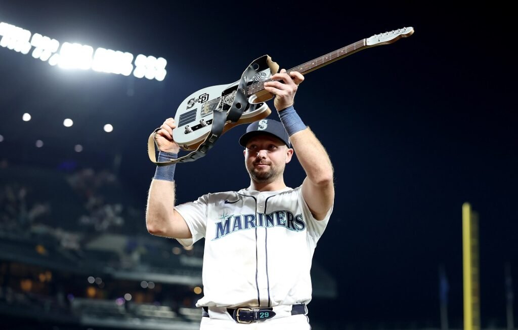 Cal Raleigh sigue indetenible al conectar su 50° cuadrangular de la temporada 6 Cal Raleigh