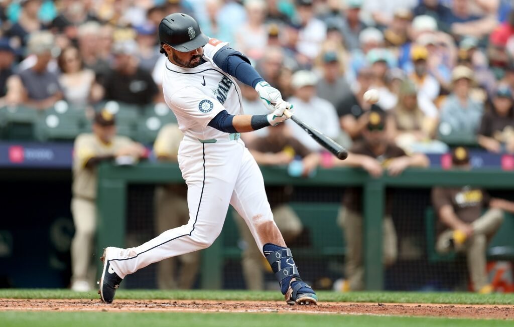 Eugenio Suárez exhibió su poder por segundo juego al hilo y Seattle se llevó sufrida serie ante San Diego 3 Eugenio Suárez