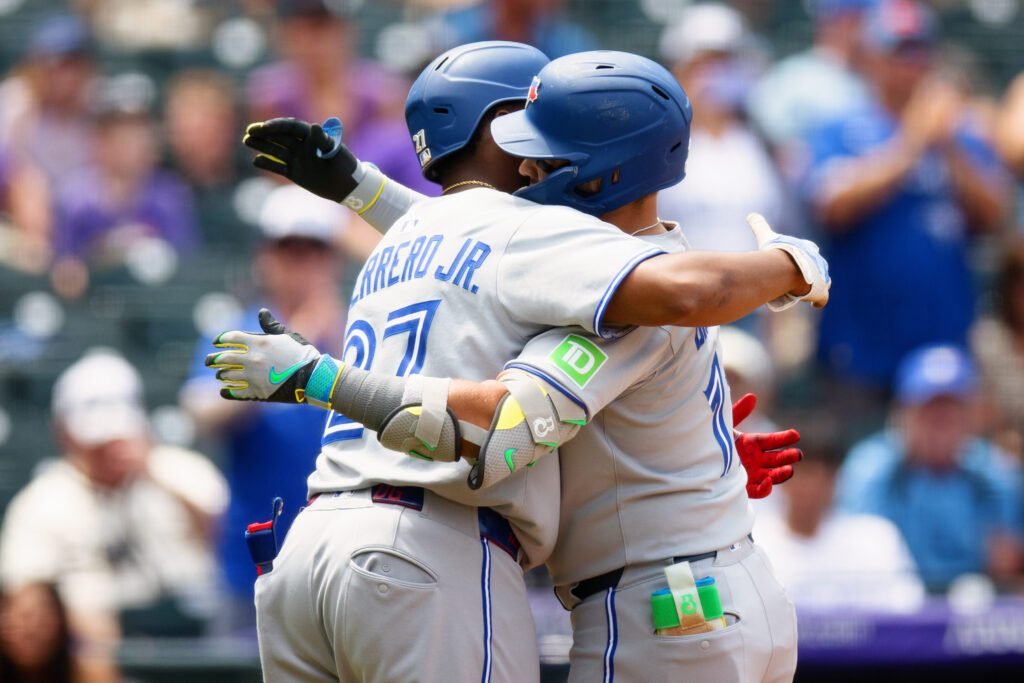 Los Azulejos de Toronto logran récord de hits en la serie ante Rockies de Colorado 7 Azulejos de Toronto